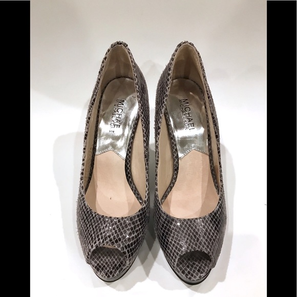 MICHAEL Michael Kors Suede Peep Toe Heels Sz 7 - Picture 1 of 5